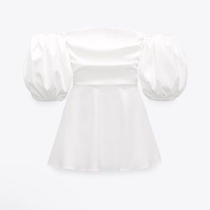 Voluminous dress